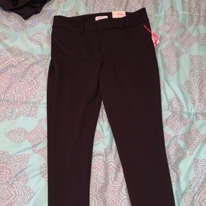 Elle dress black pants
